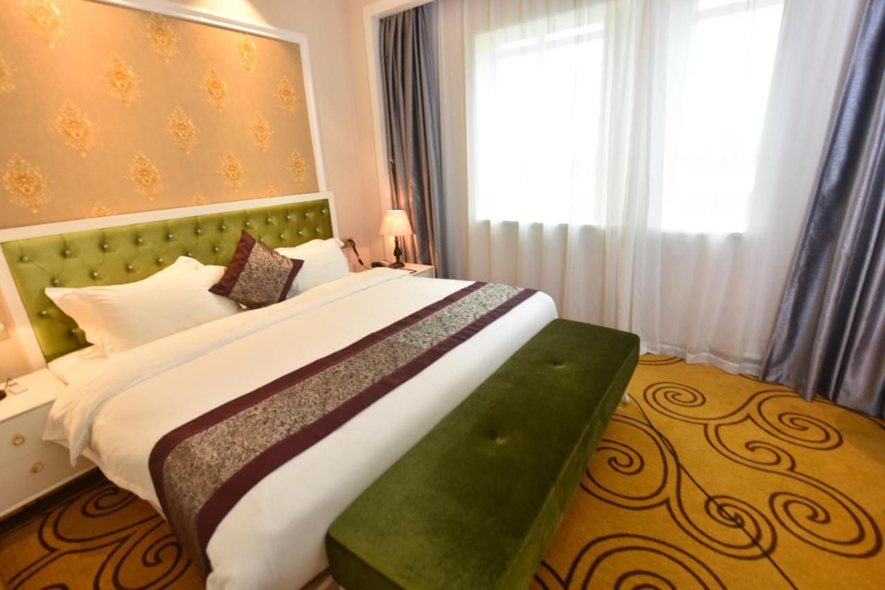 Hong Van Grand Hotel Mong Cai Exterior foto
