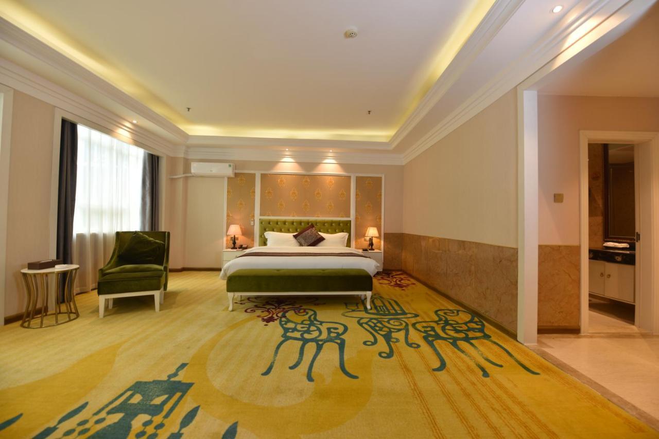 Hong Van Grand Hotel Mong Cai Exterior foto