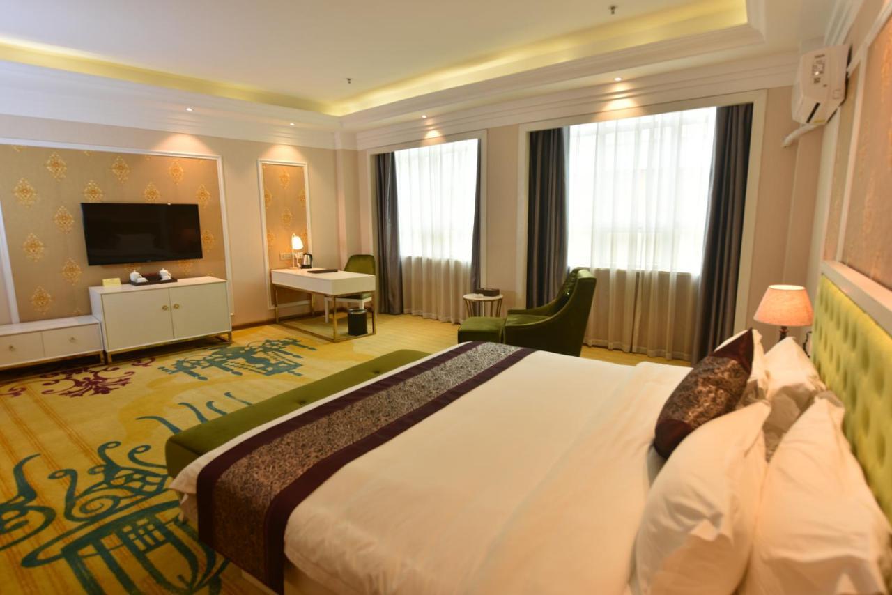 Hong Van Grand Hotel Mong Cai Exterior foto