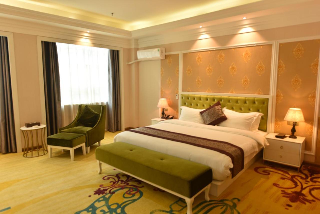 Hong Van Grand Hotel Mong Cai Exterior foto